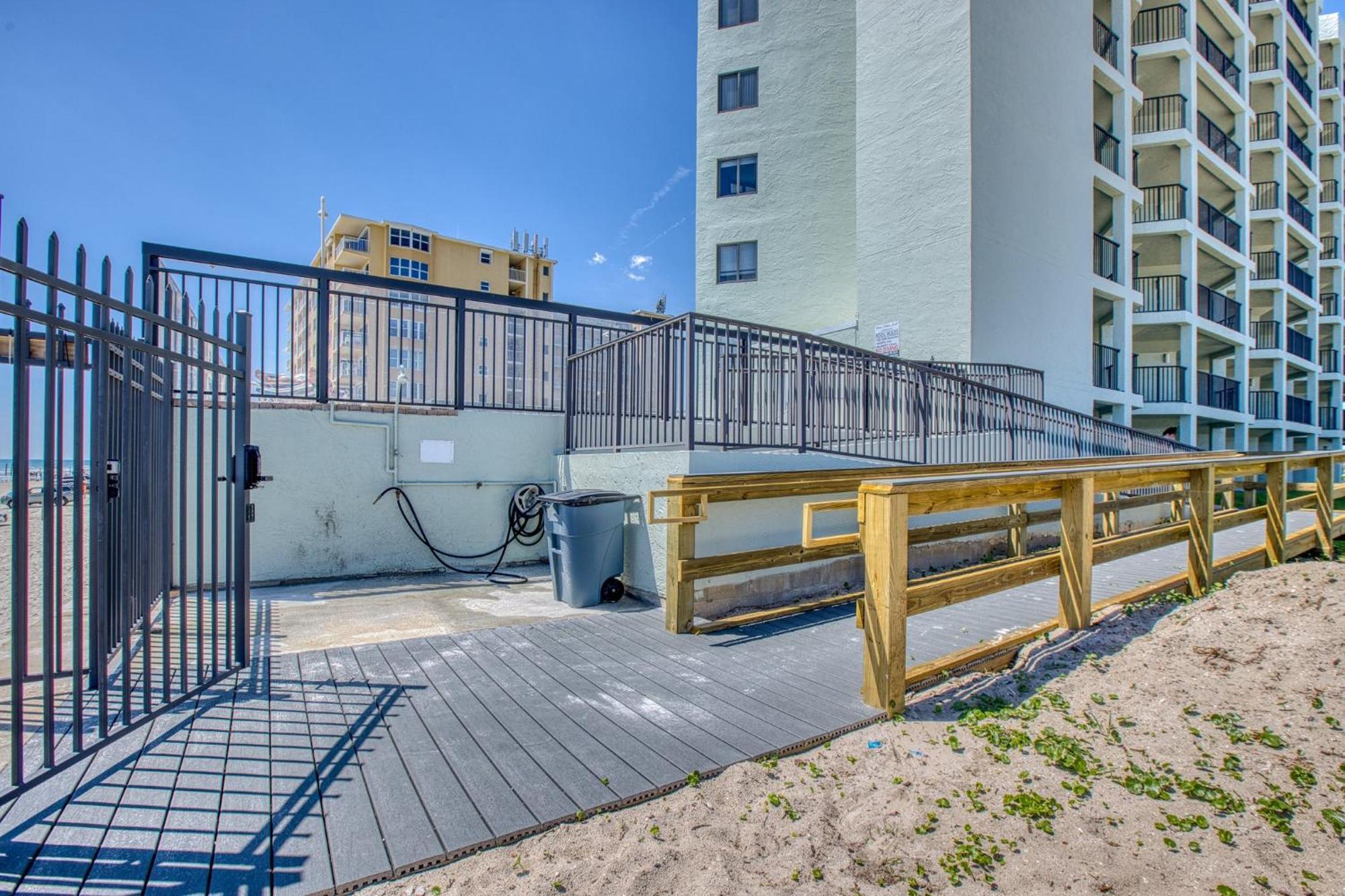 Ocean View With A Beachfront Pool At Ocean Trillium Condo ~ 403 New Smyrna Beach Buitenkant foto